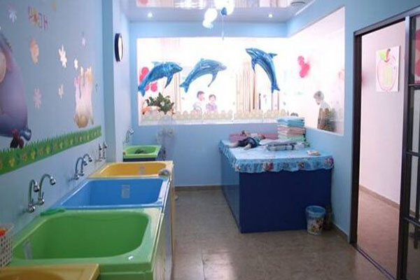 爱乐宝婴儿游泳馆